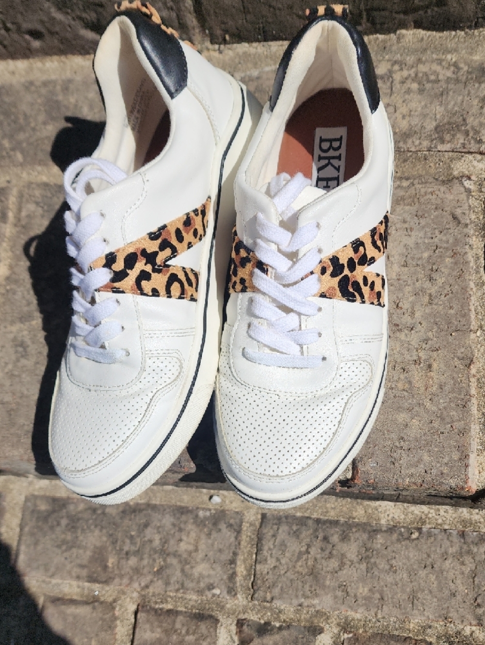 BKE White Sneakers with Leopard Print Accent Size 6.5 Very Clean - Picture 2 of 9